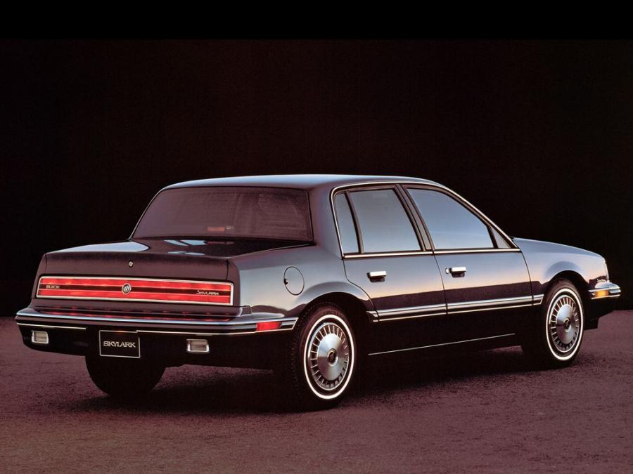  Buick Skylark 1988 года  (фото 2 из 6)